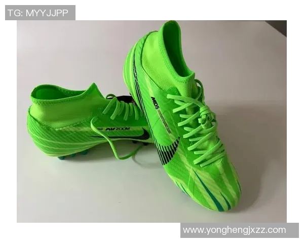 荧光绿足球鞋点亮赛场 球星脚下的闪耀与力量象征 荧光绿足球鞋点亮赛场 球星脚下的闪耀与力量象征